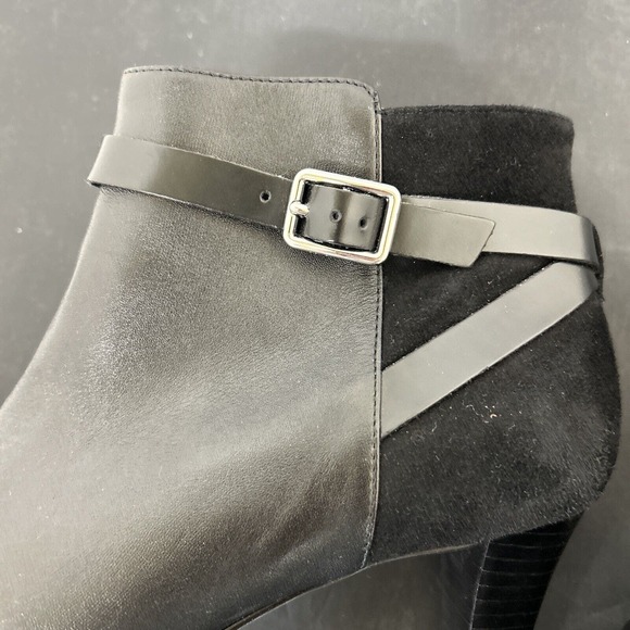 Cole Haan Womens Slip On Block Heel Pointed Toe Booties Black Leather Size 7.5B - Picture 11 of 11